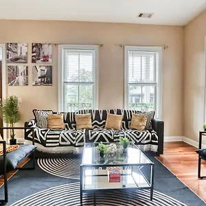 https://7-ppl-5min-to-starland-dt-forsyth-river-st-2-balcony.top-hotels-in-savannah.com